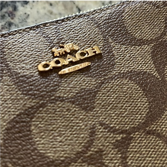 COACH🐝🐝DOUBLE ZIP WALLET/WRISTLET - Picture 5 of 11